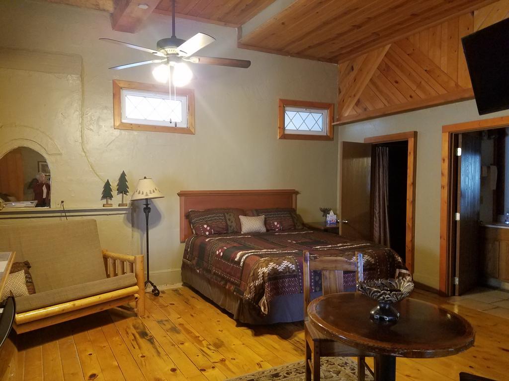 Dakota Spur Hotel Lead Luaran gambar